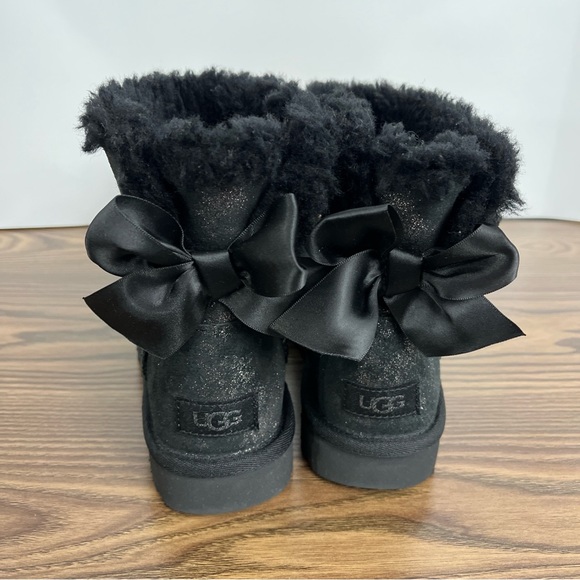 UGG MINI BAILEY BOW GLIMMER BLACK SUEDE GLITTER WOMEN'S BOOTS SIZE 5 COMFY BOOTS - Picture 6 of 12